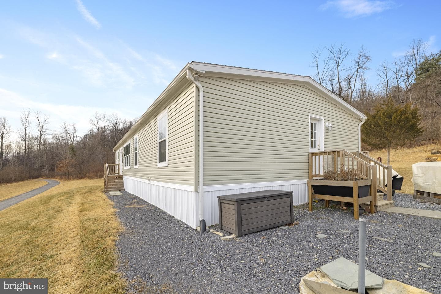232 Hilltop Road photo 3