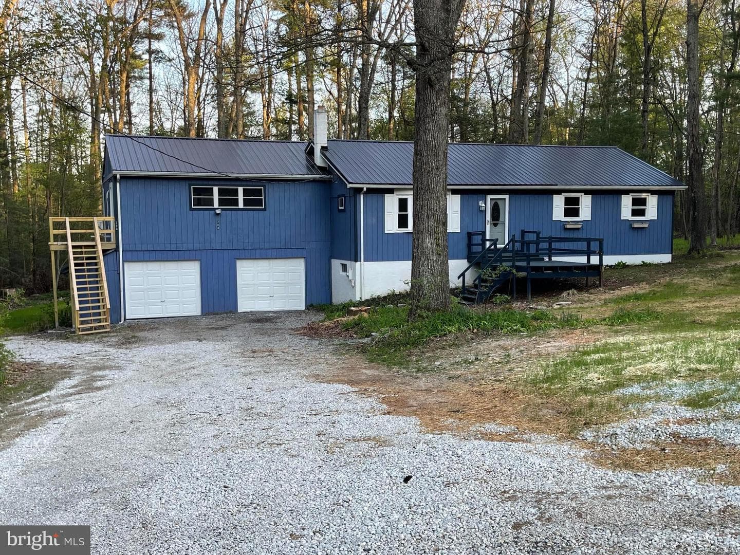 203 Pebble Lane photo 2