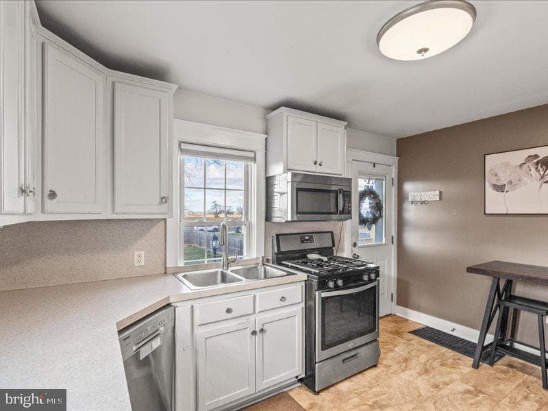 2960 Hanover Pike photo 9