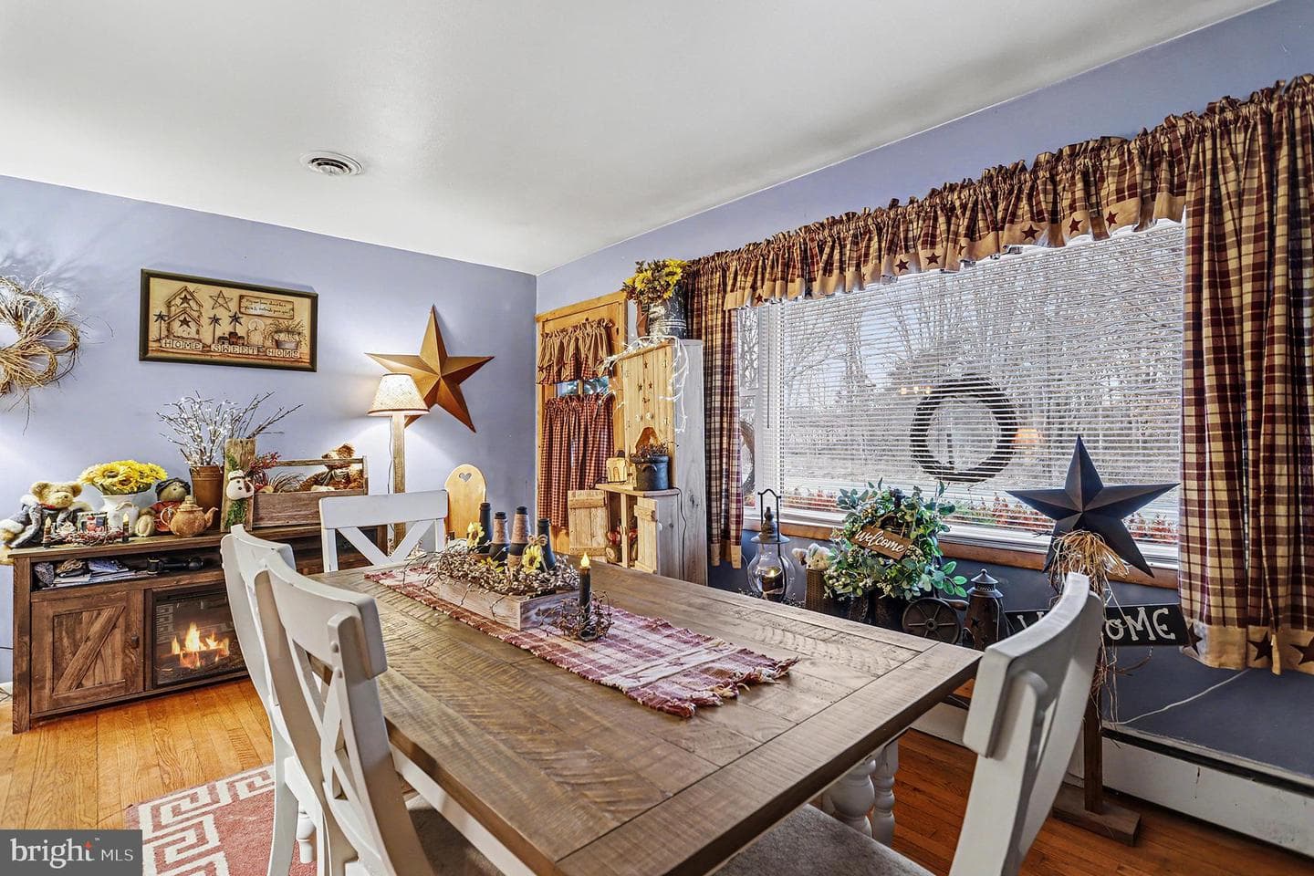 1245 Harney Road photo 4
