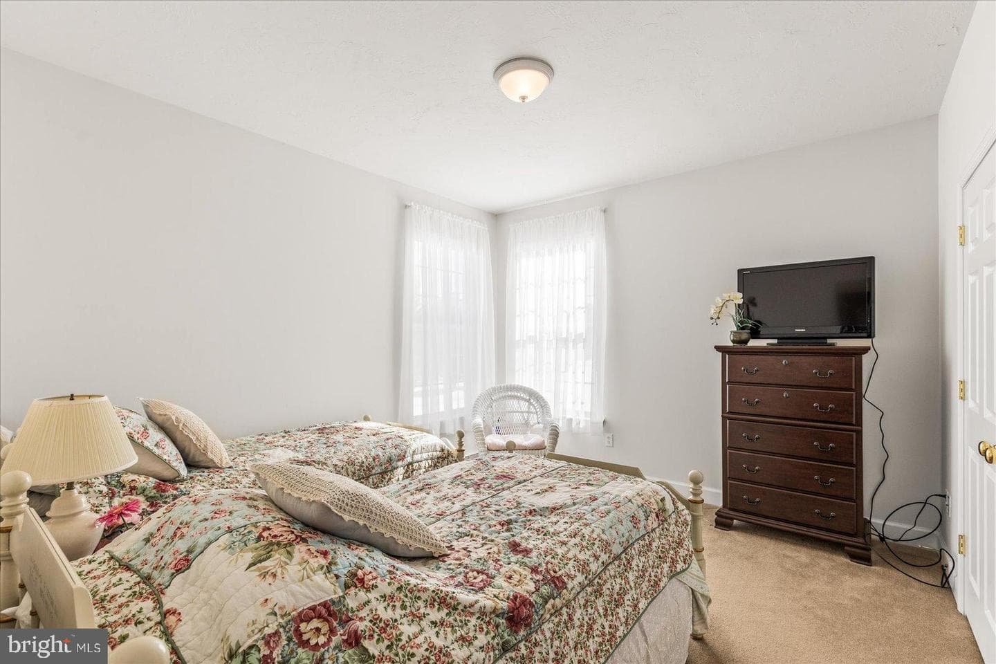 153 Laura Lane photo 30