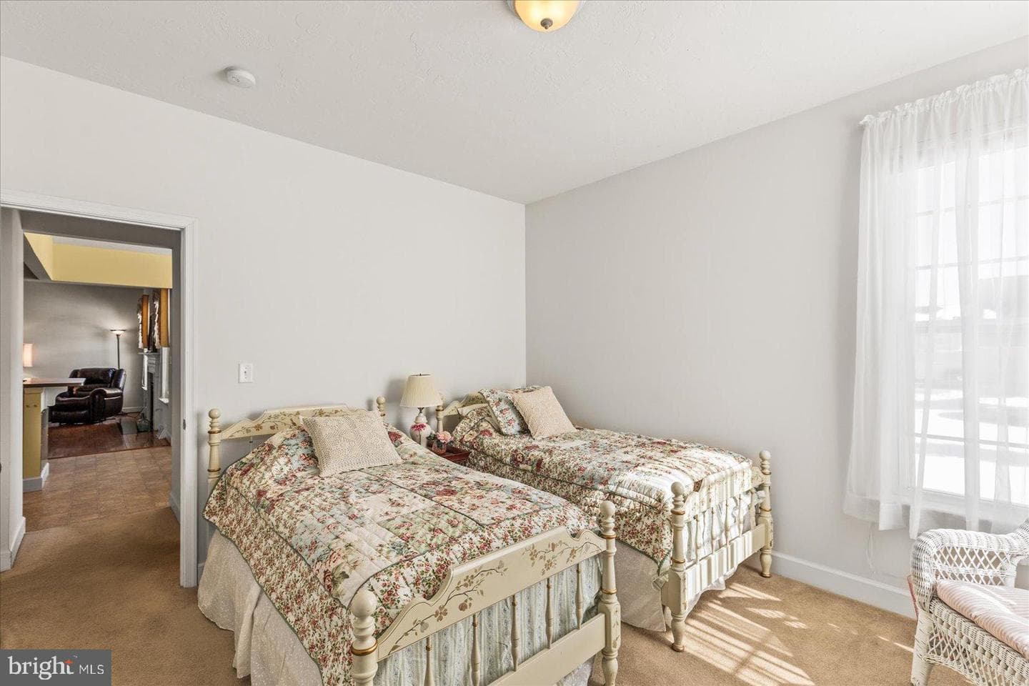 153 Laura Lane photo 31