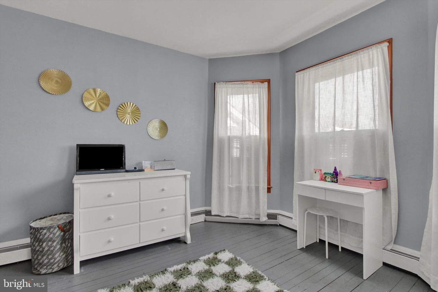 102 N Queen Street photo 14