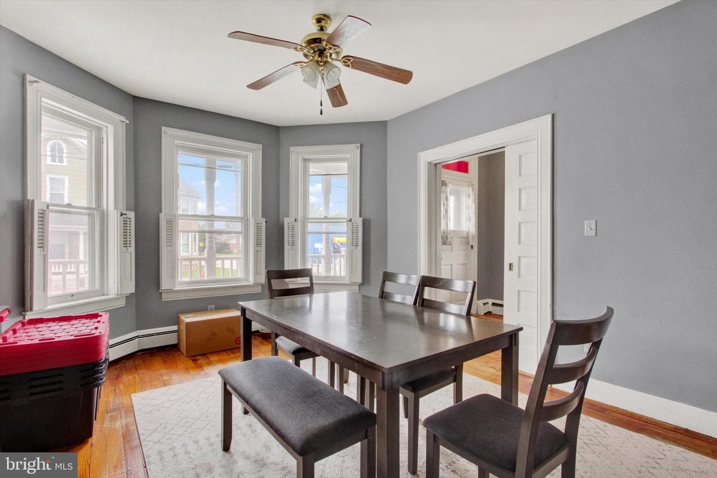 102 N Queen Street photo 23
