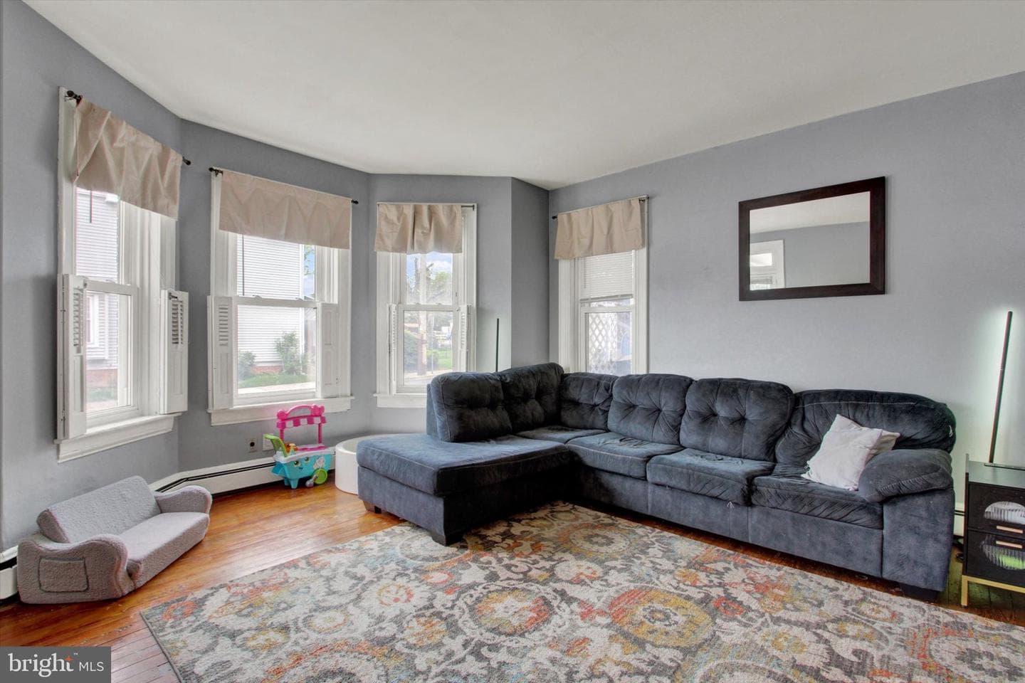 102 N Queen Street photo 27