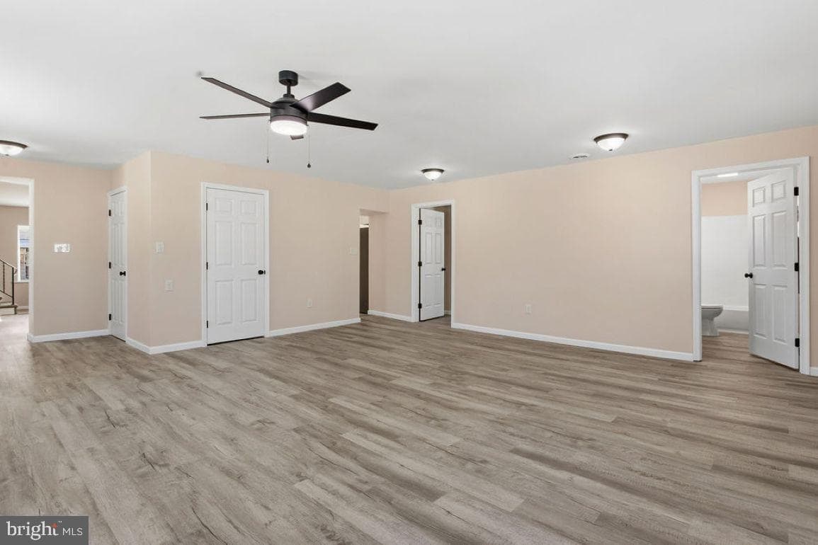 114 E York Street photo 10