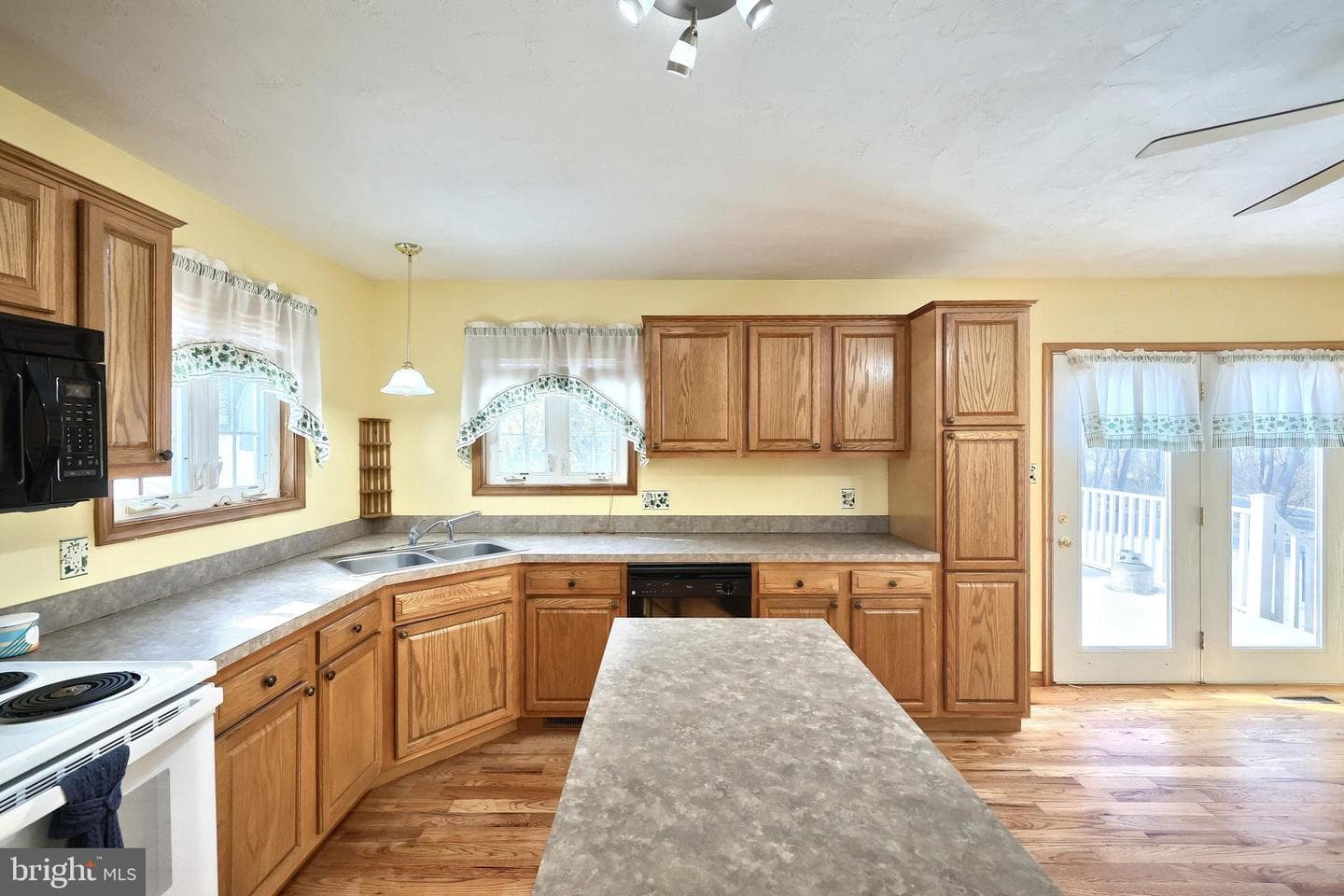 9 Wheatland Drive photo 15