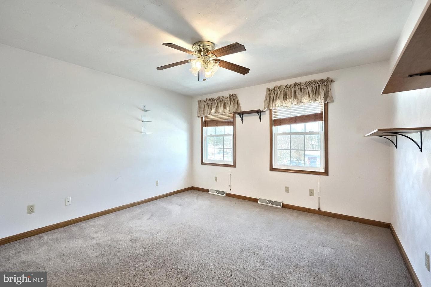 9 Wheatland Drive photo 25