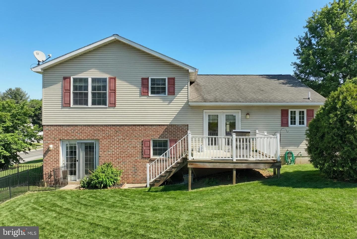 9 Wheatland Drive photo 3