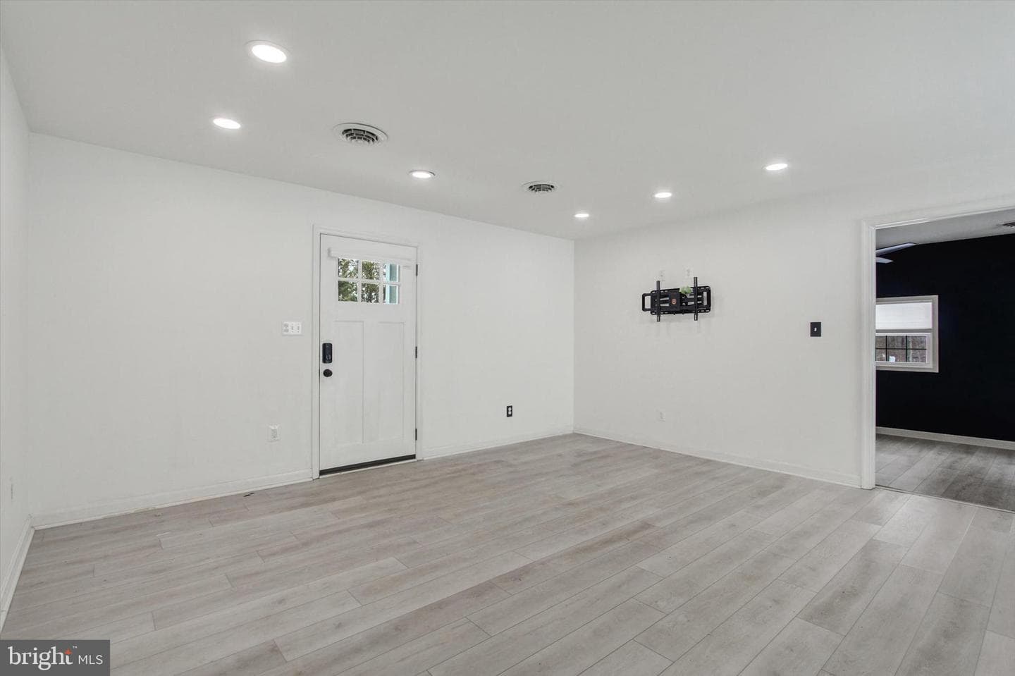 243 Forrest Drive photo 2