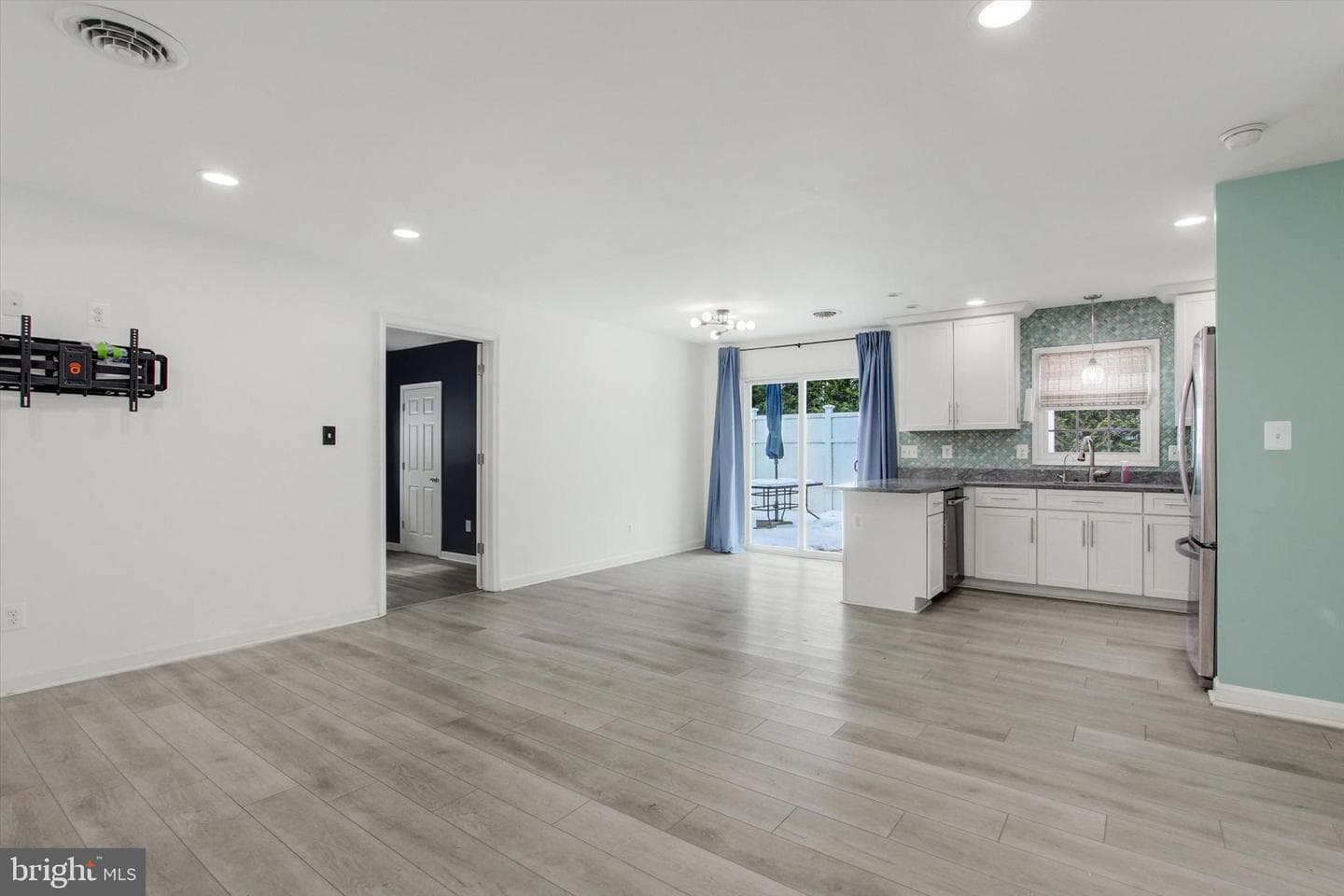 243 Forrest Drive photo 5