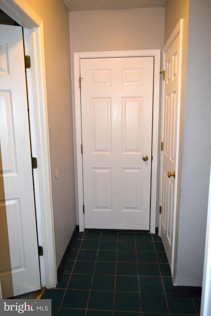 99 Jessica Drive photo 17