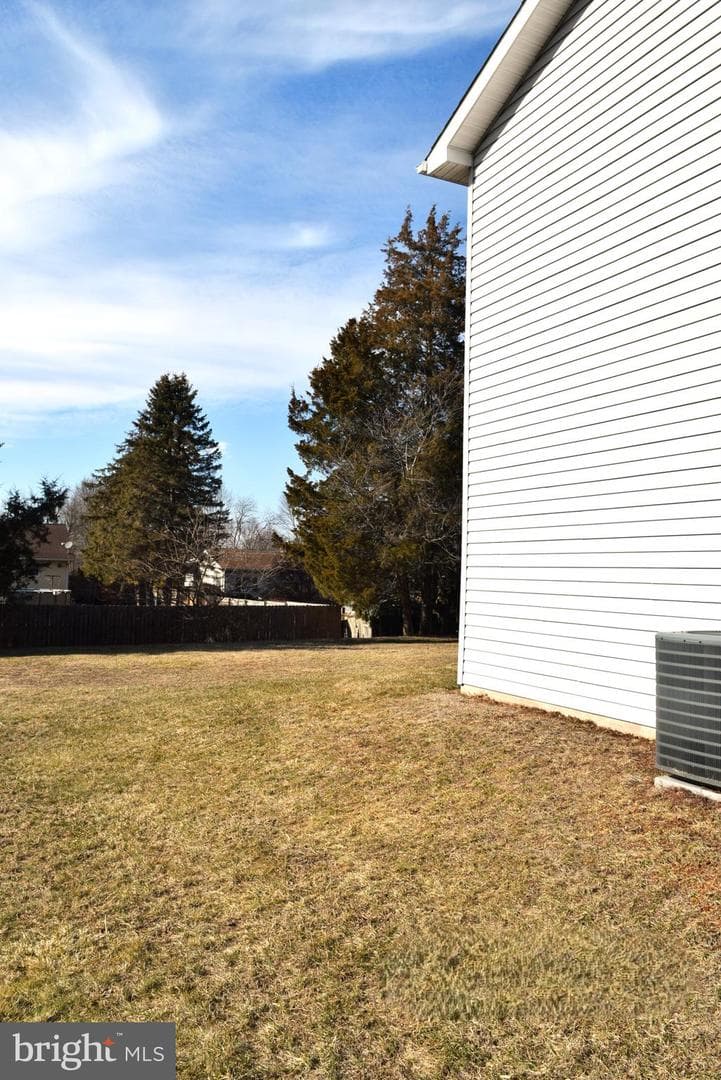 99 Jessica Drive photo 3