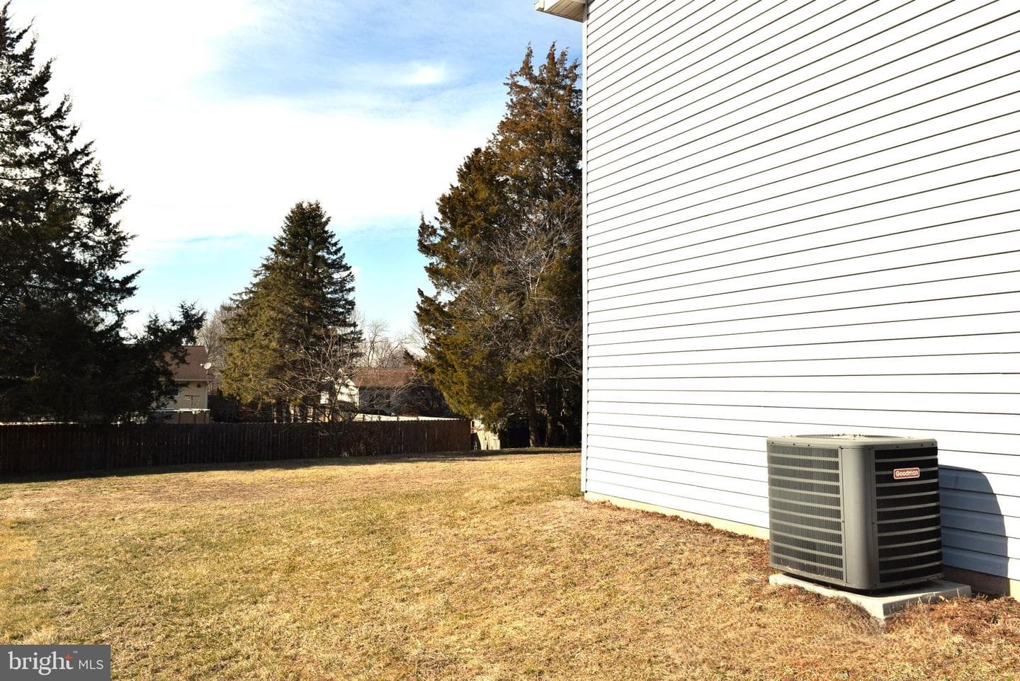 99 Jessica Drive photo 32