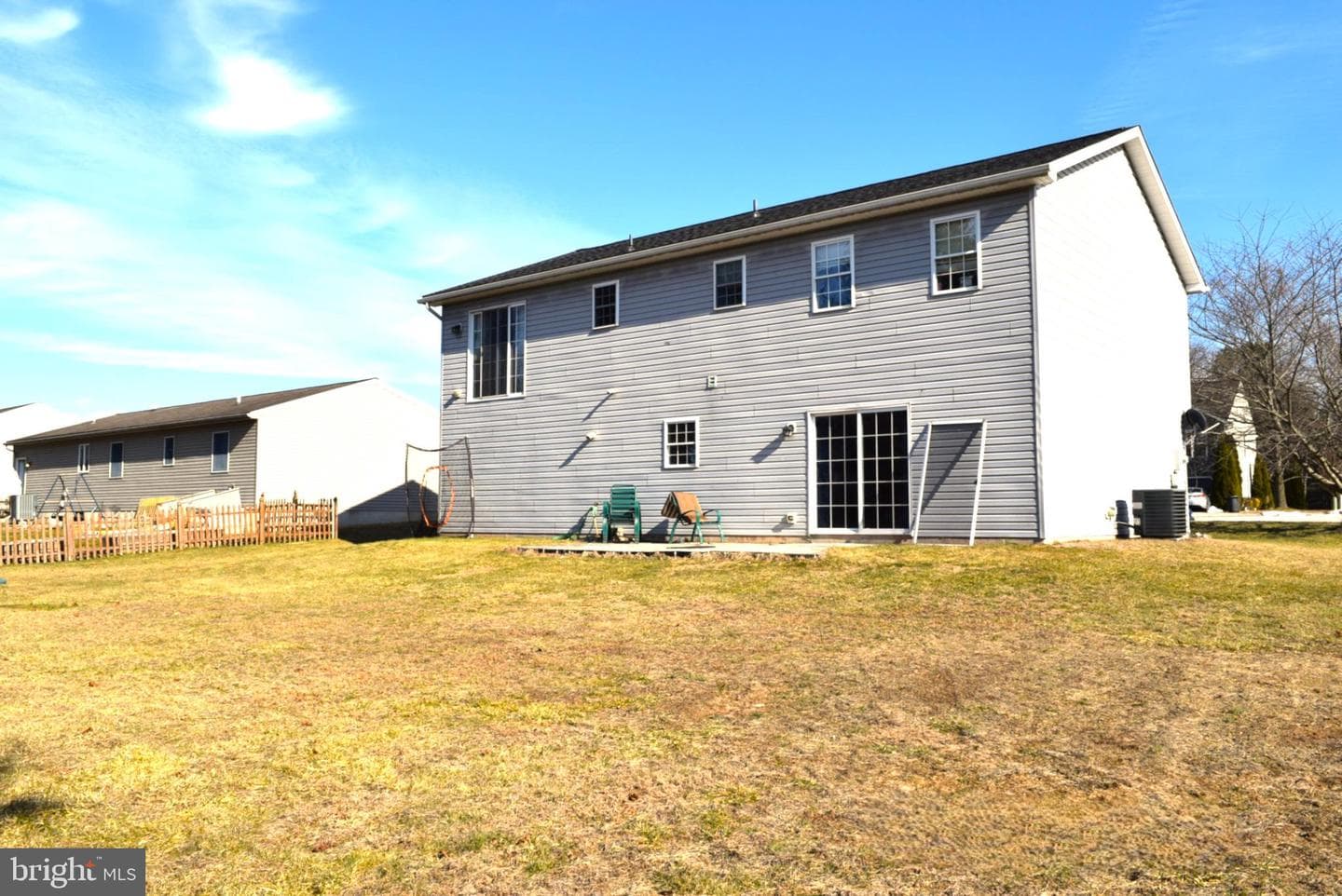99 Jessica Drive photo 33
