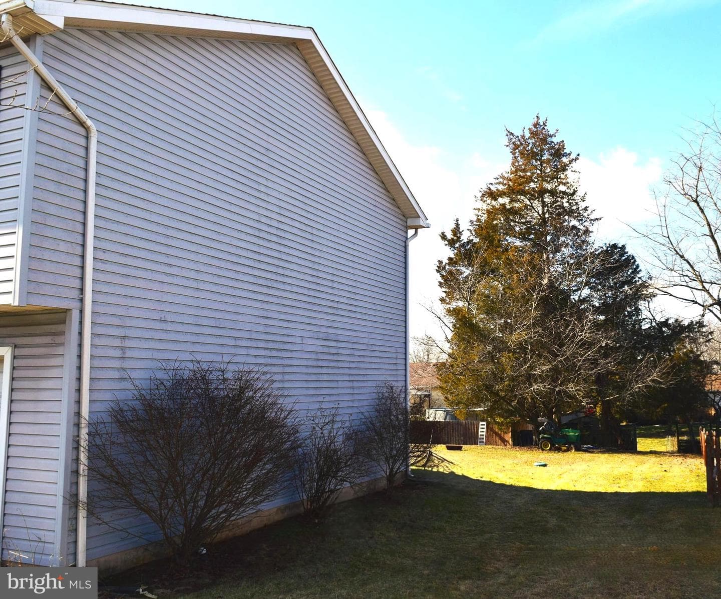 99 Jessica Drive photo 5
