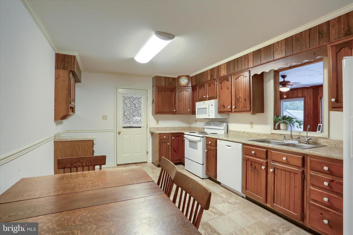 202 Lindy Avenue photo 9