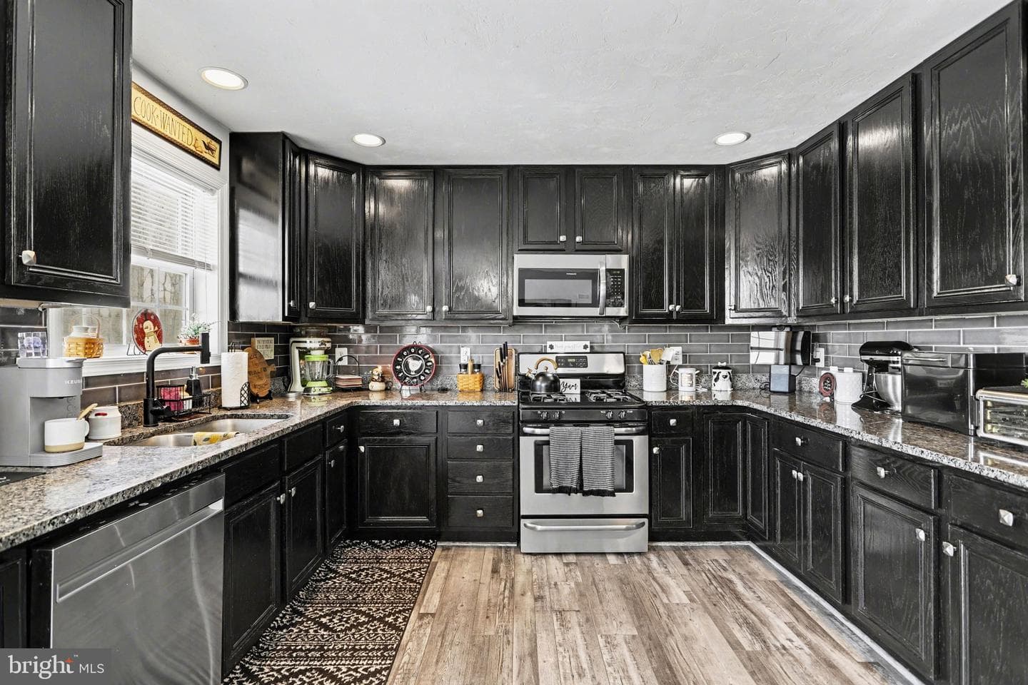 240 Amanda Drive photo 12