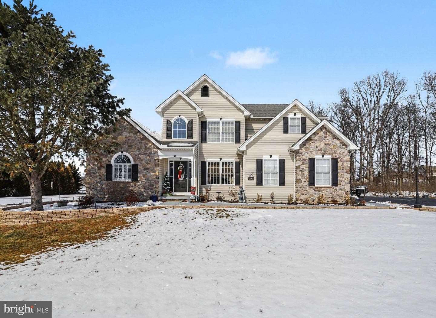 240 Amanda Drive photo 3