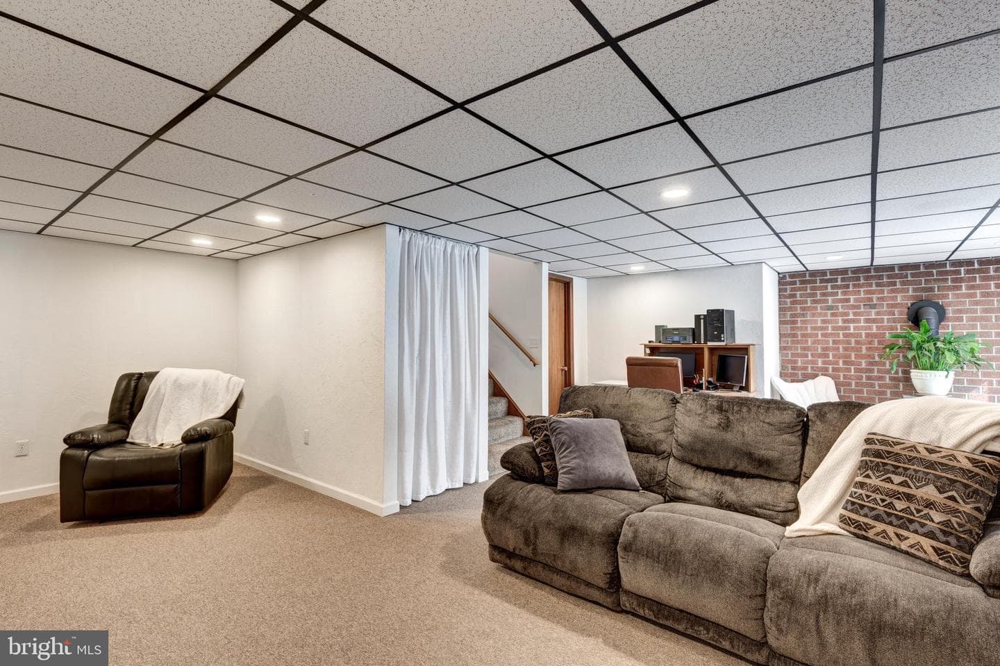 720 W Myrtle Street photo 30