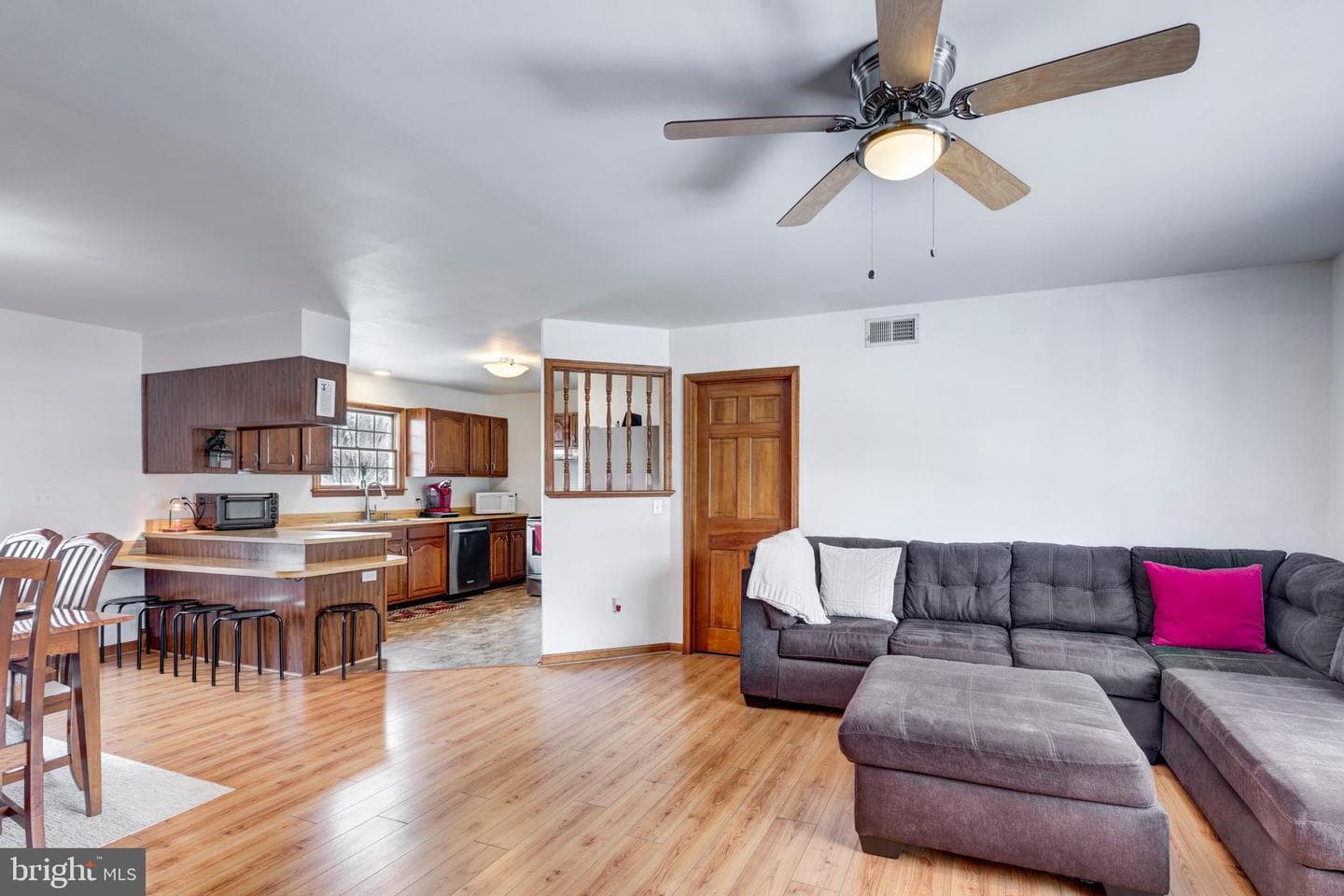 720 W Myrtle Street photo 6