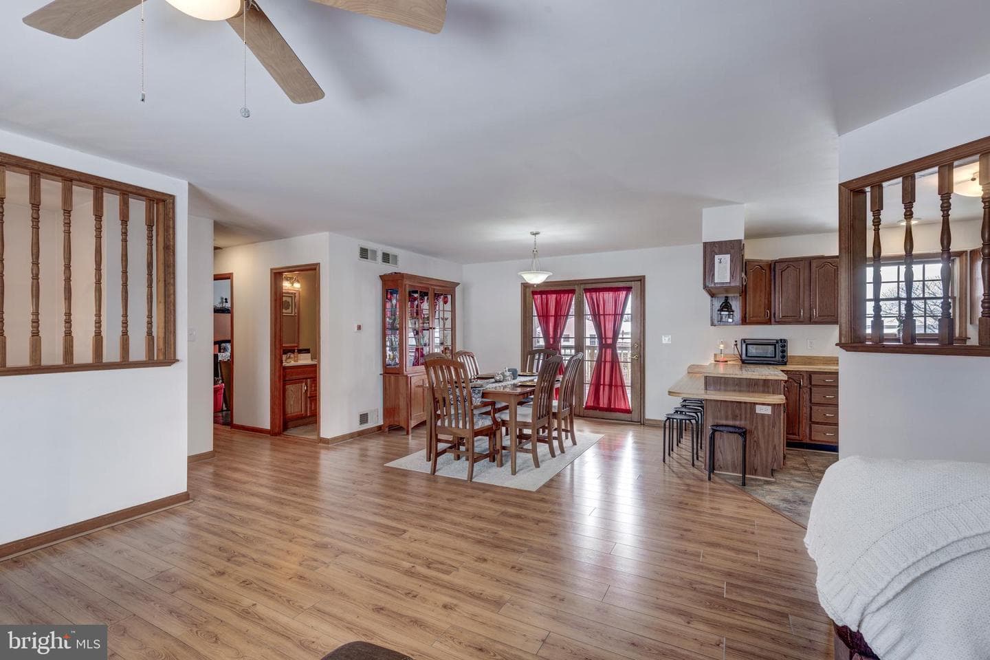 720 W Myrtle Street photo 7