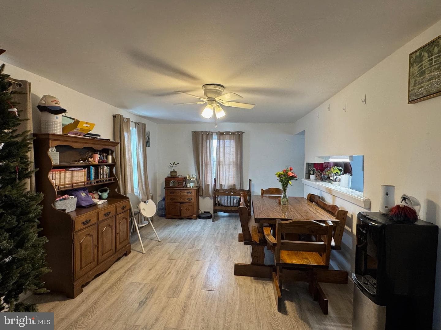 527 Main photo 15