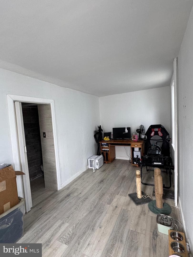 527 Main photo 19