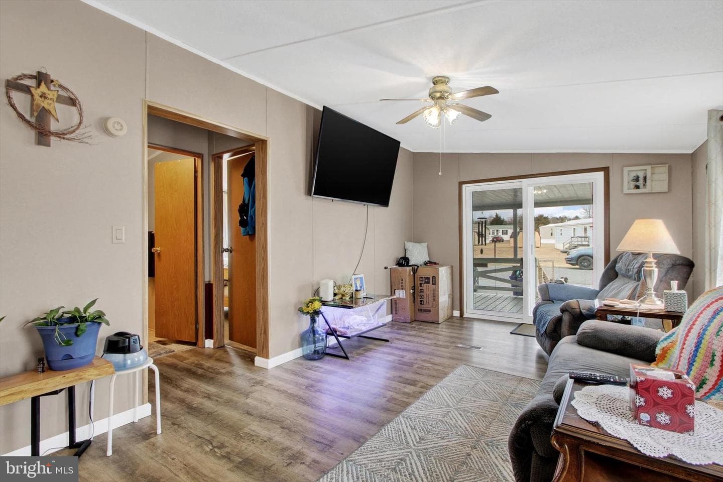 252 Lane Avenue photo 4