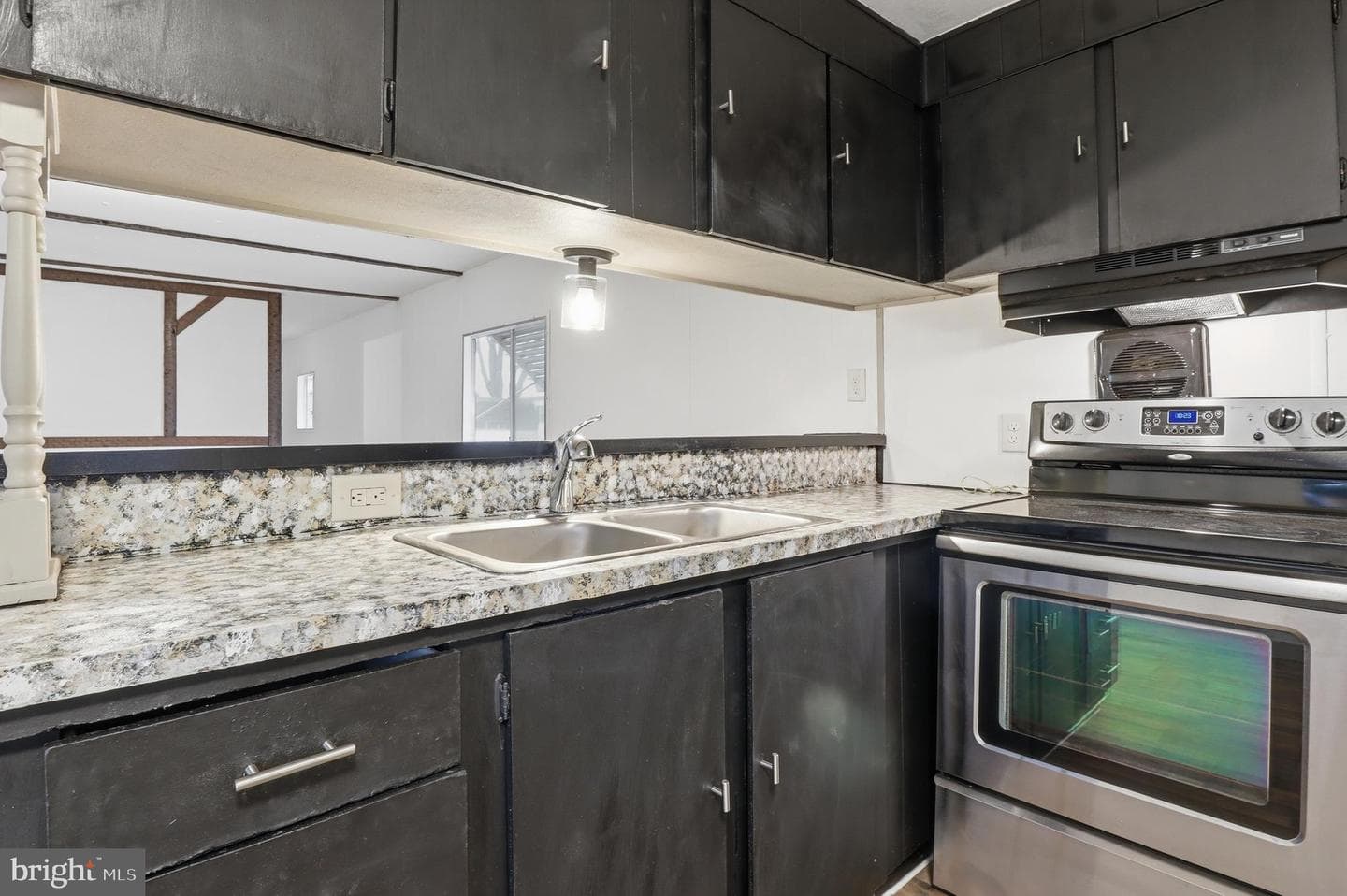 55 Walker Avenue photo 10