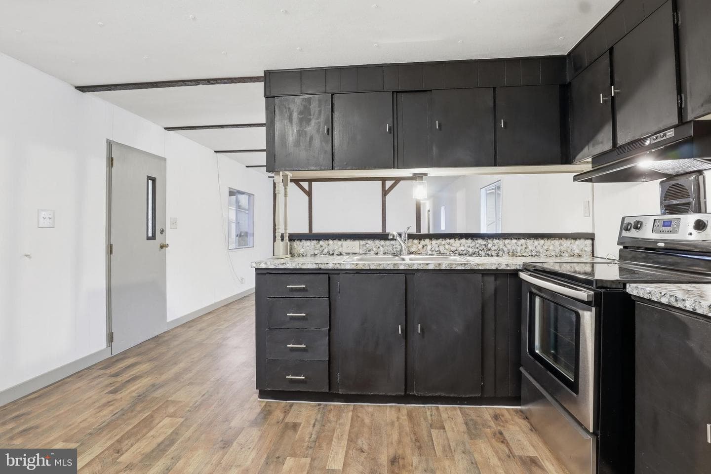55 Walker Avenue photo 9