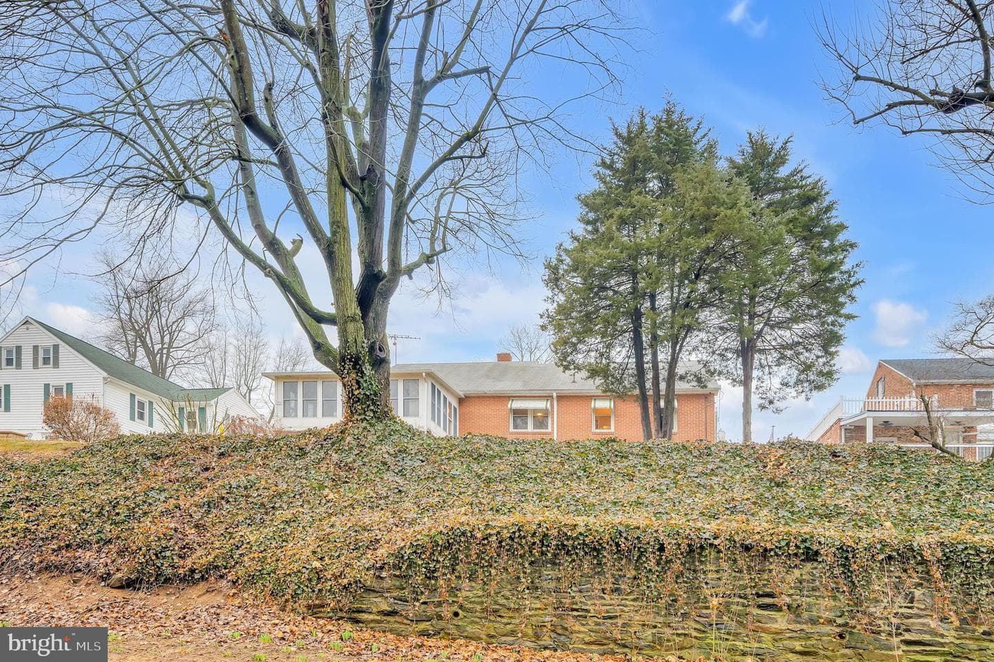 542 Hillcrest Place photo 19