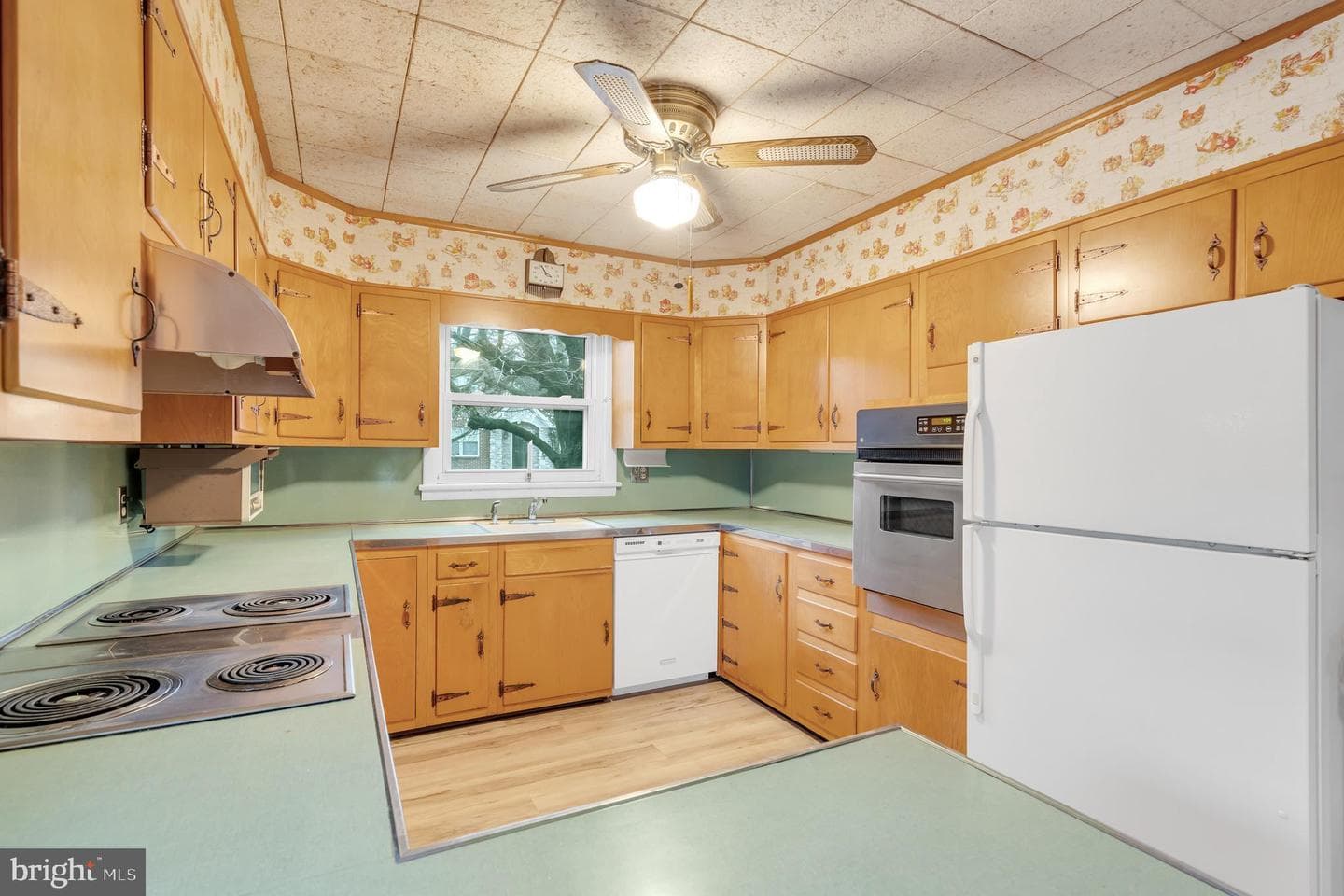 542 Hillcrest Place photo 6