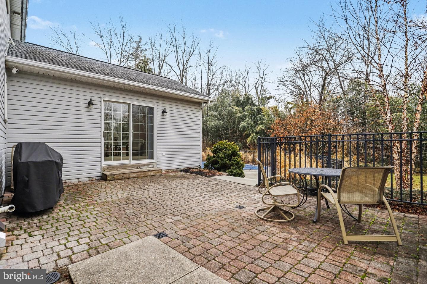 75 Longview Boulevard photo 31
