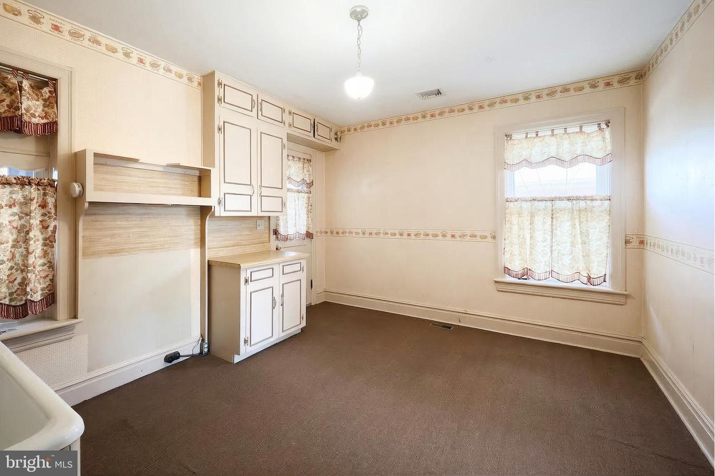 318 Lincoln Way W photo 17