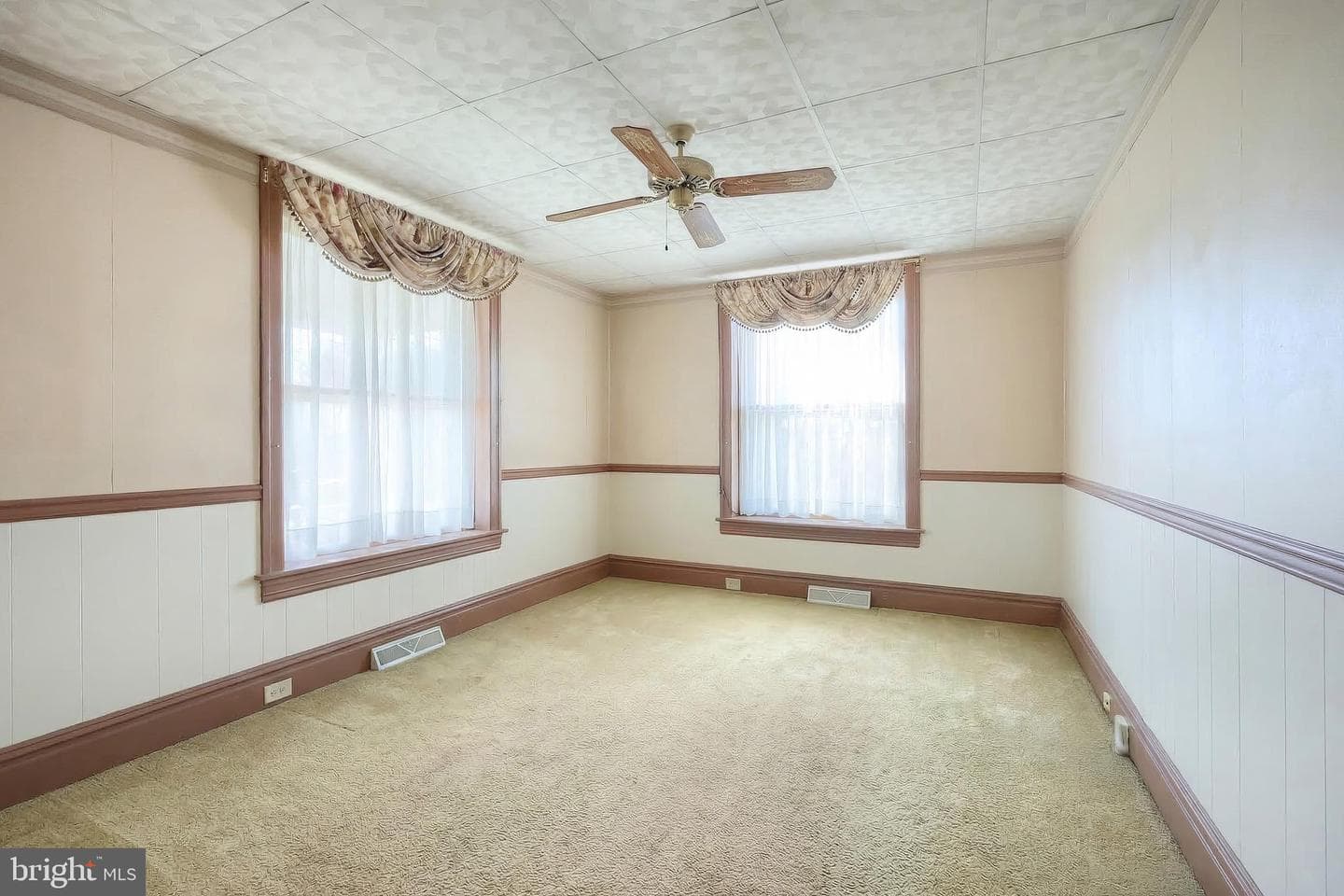 318 Lincoln Way W photo 23
