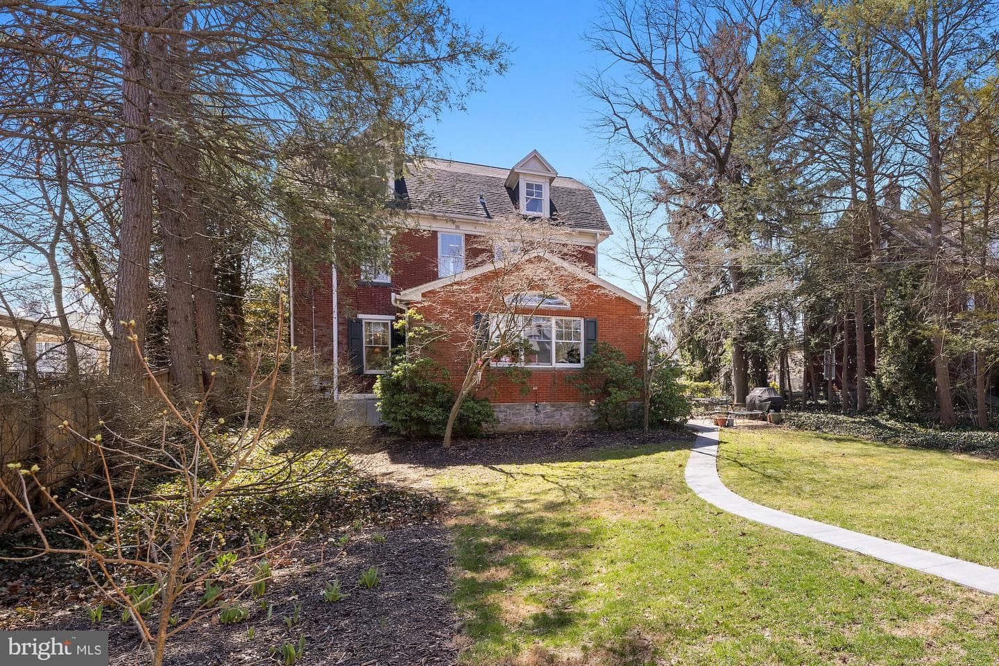 125 W Broadway photo 46