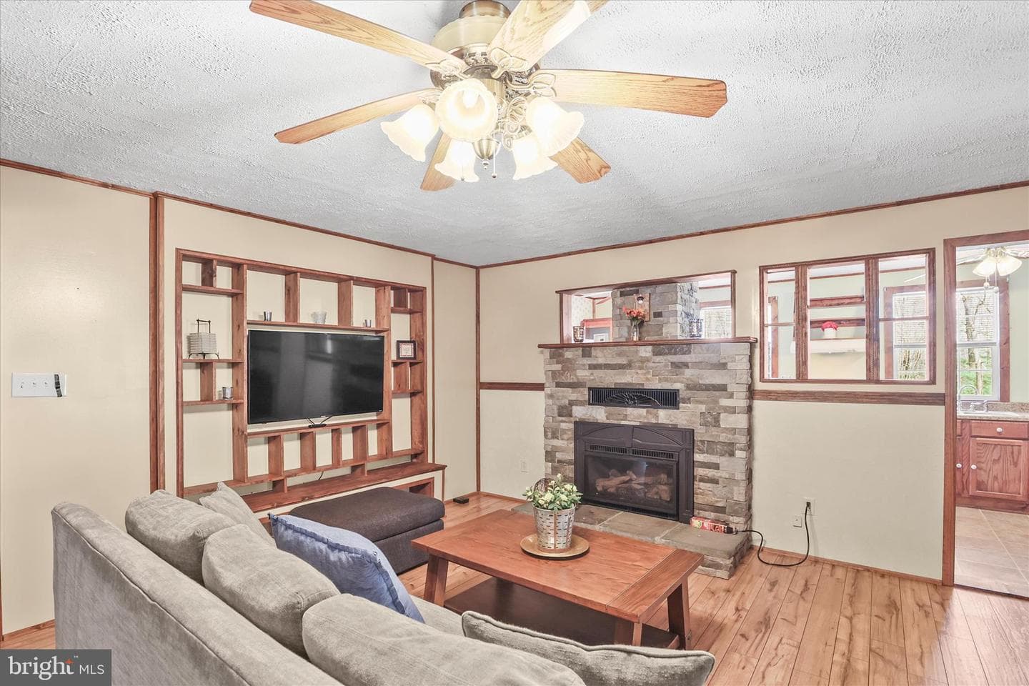 120 Timber Lane photo 3