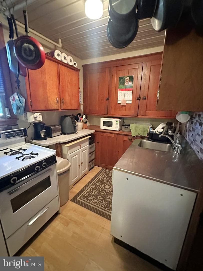37 N Queen Street photo 12