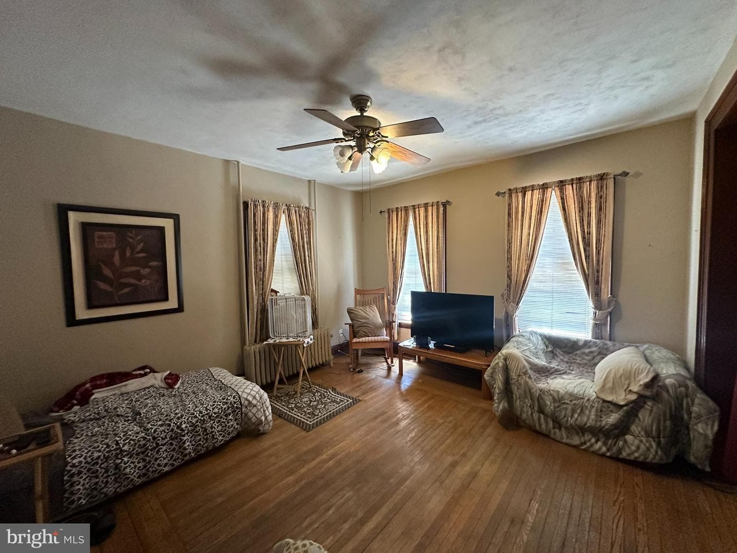 37 N Queen Street photo 6