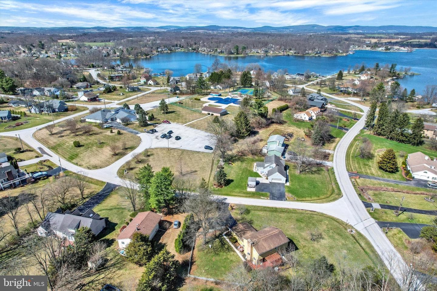 443 Lake Meade Drive photo 39