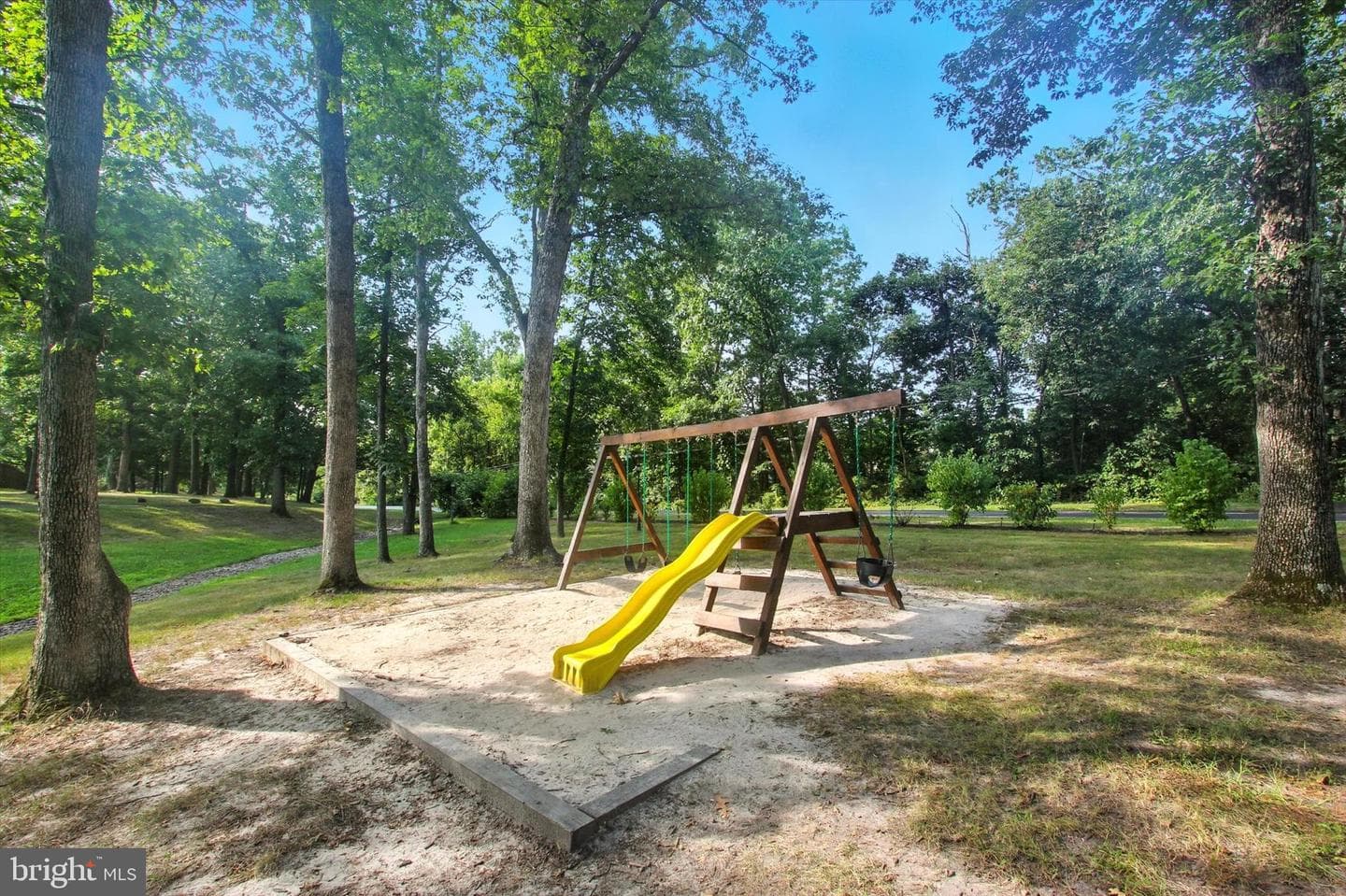 944 Heritage Drive photo 32