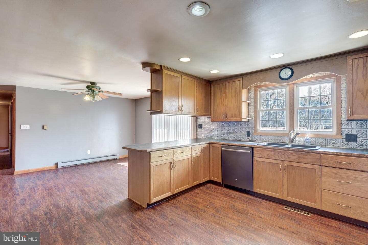 5 Sunset Drive photo 5