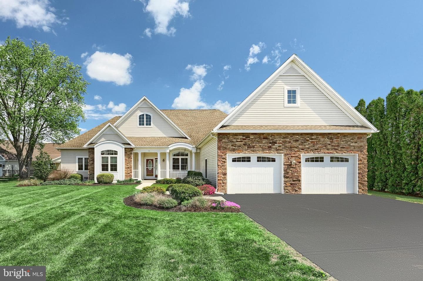 16 Hines Drive photo 3
