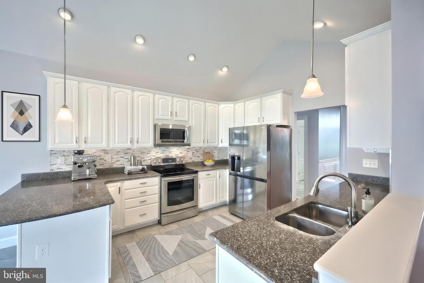 16 Hines Drive photo 32