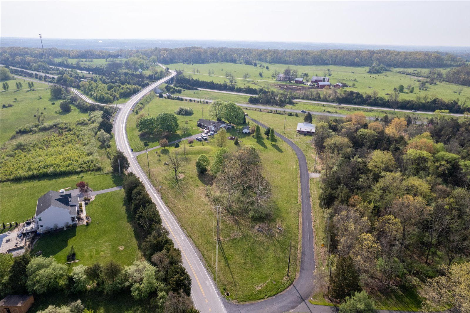 680 Barlow-Greenmount Road photo 30