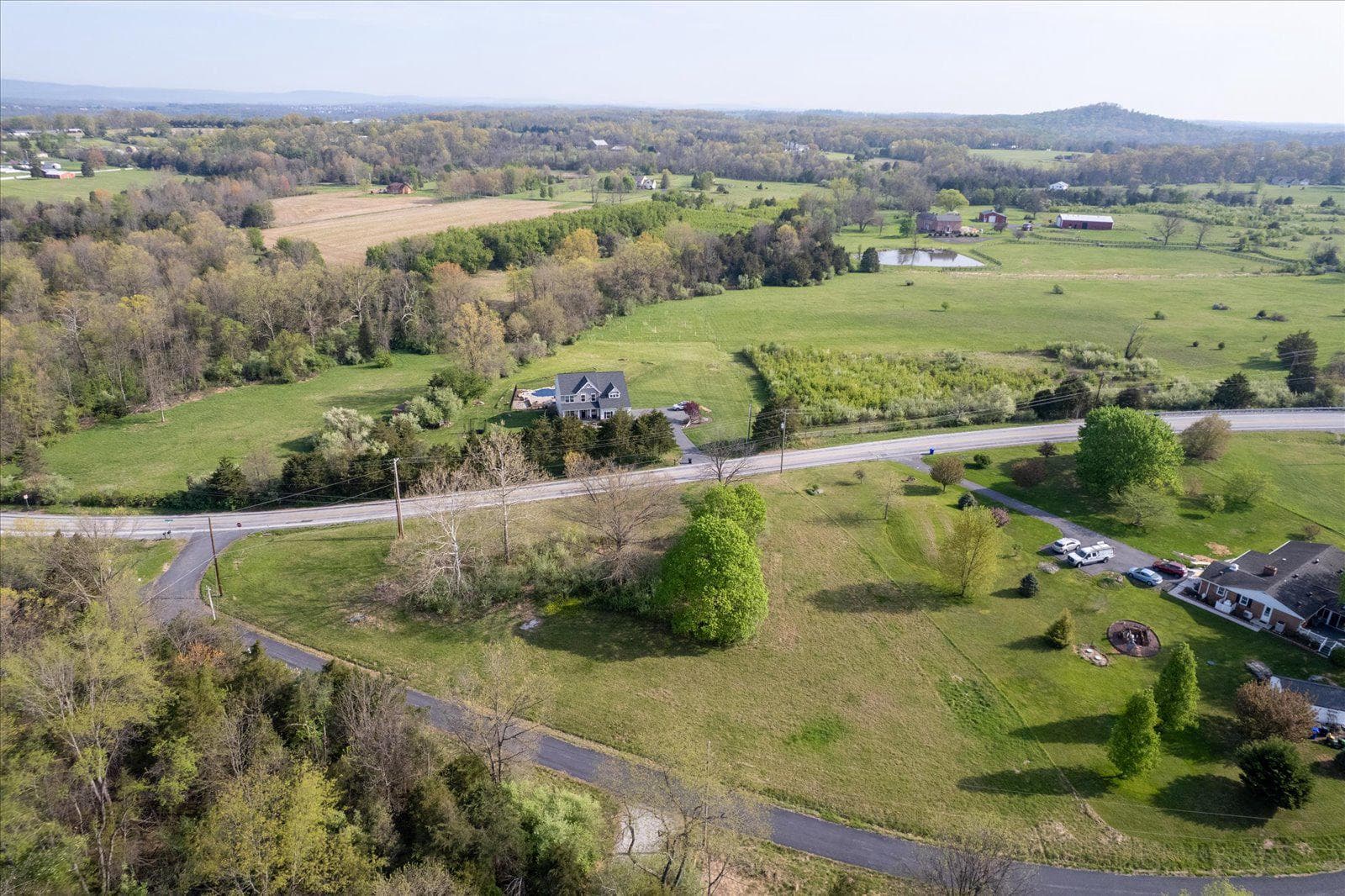 680 Barlow-Greenmount Road photo 31