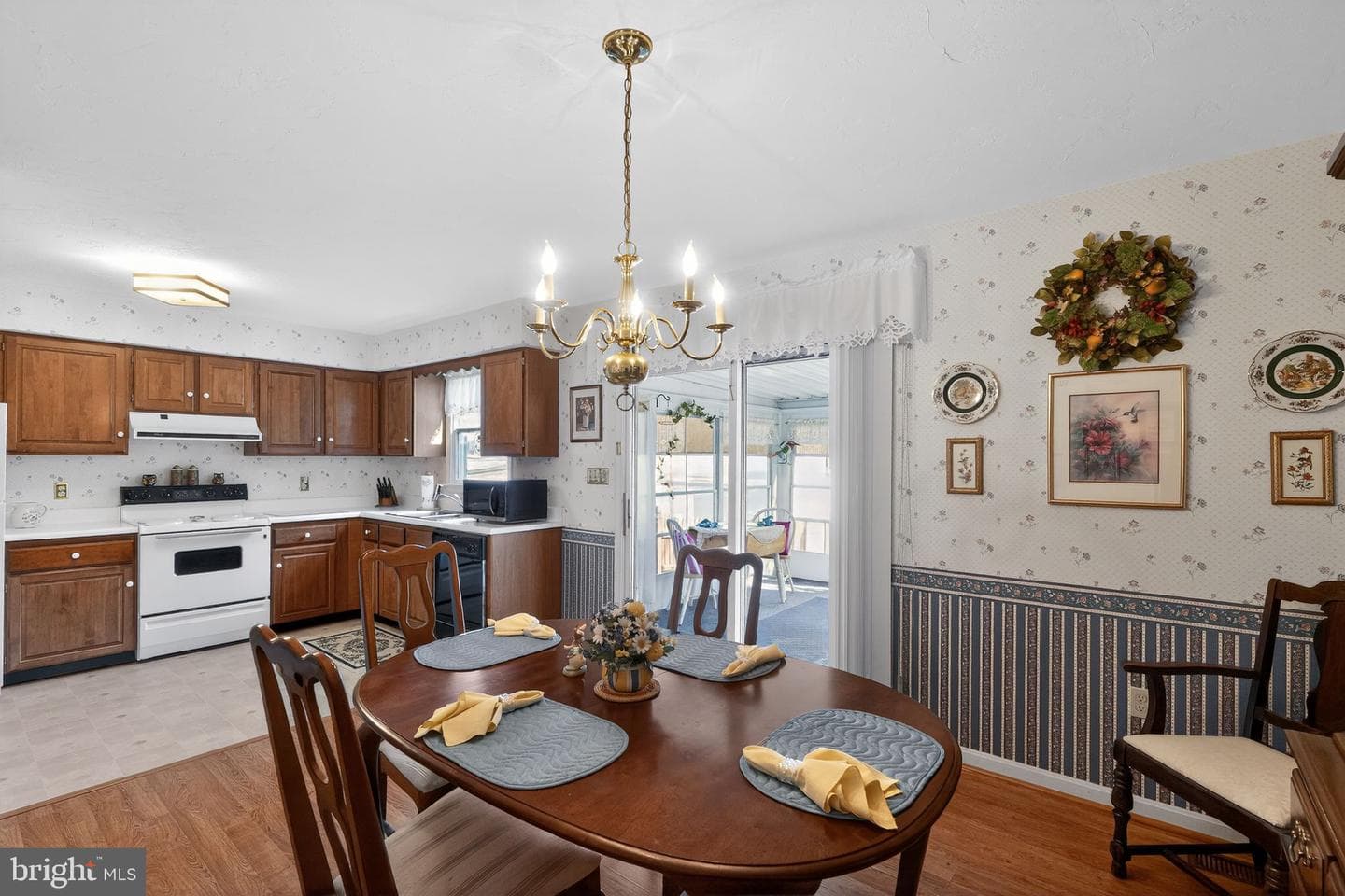 23 Crescent Lane photo 18