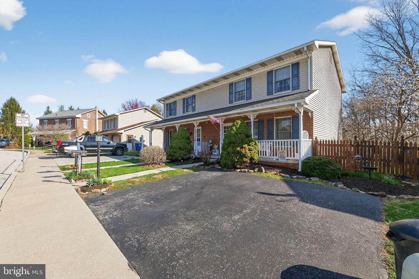 23 Crescent Lane photo 2