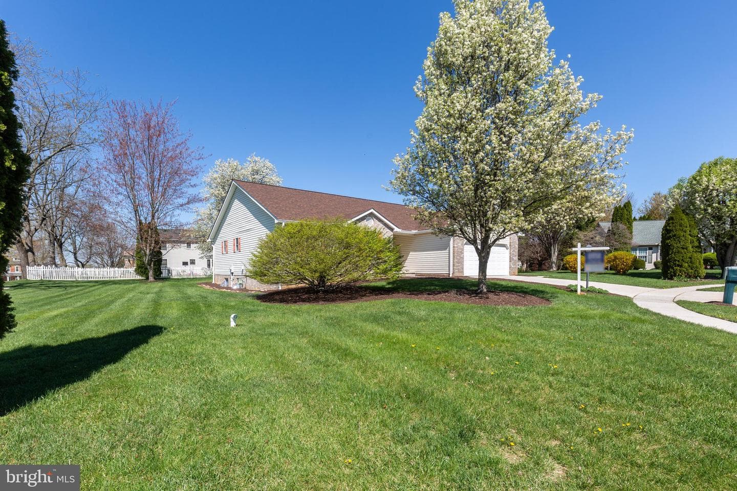 4 Straw Court photo 63